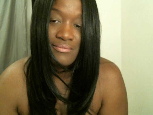 Bigtitscassie's BongaCams show and profile