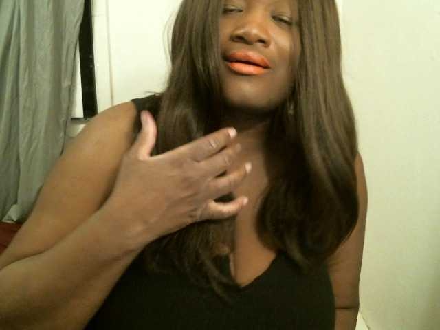 Bigtitscassie's BongaCams show and profile
