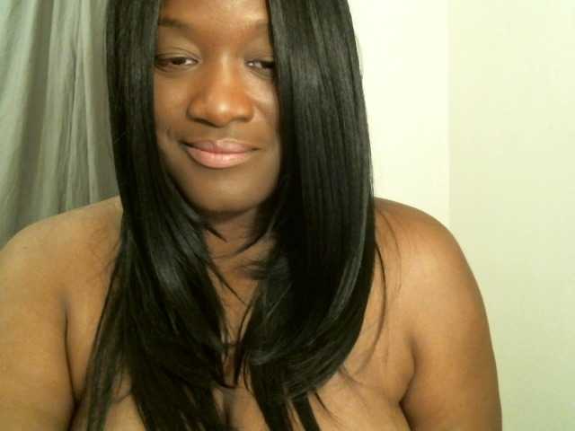 Bigtitscassie's BongaCams show and profile