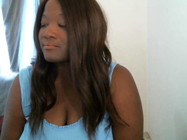 Bigtitscassie – webcam model profile photo