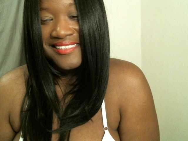 Bigtitscassie's BongaCams show and profile