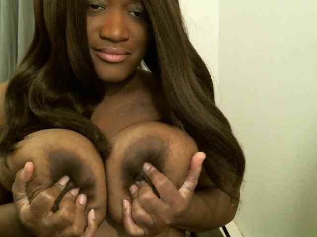 Bigtitscassie webcam