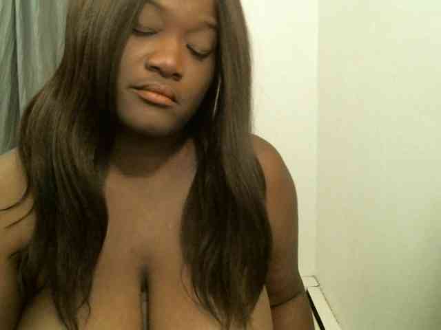 Bigtitscassie webcam