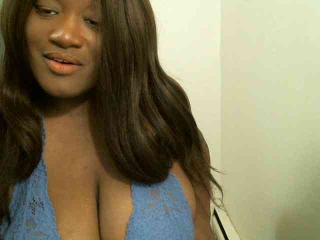 Bigtitscassie webcam