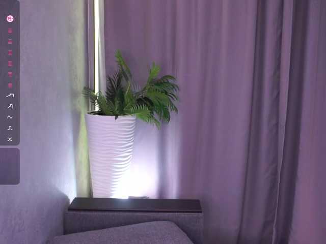 LipDipTalk's BongaCams show and profile