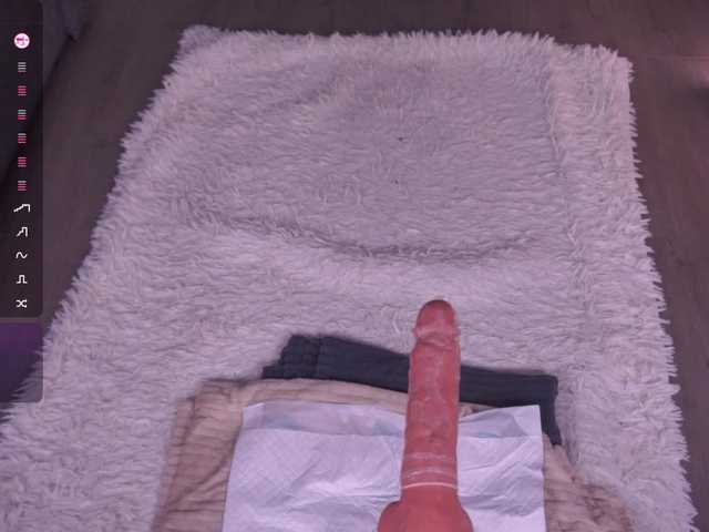 LipDipTalk's BongaCams show and profile