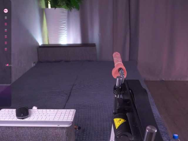 LipDipTalk's BongaCams show and profile