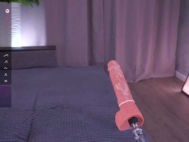 LipDipTalk's BongaCams show and profile