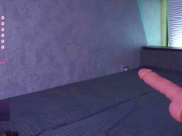 LipDipTalk Live Webcam on BongaCams