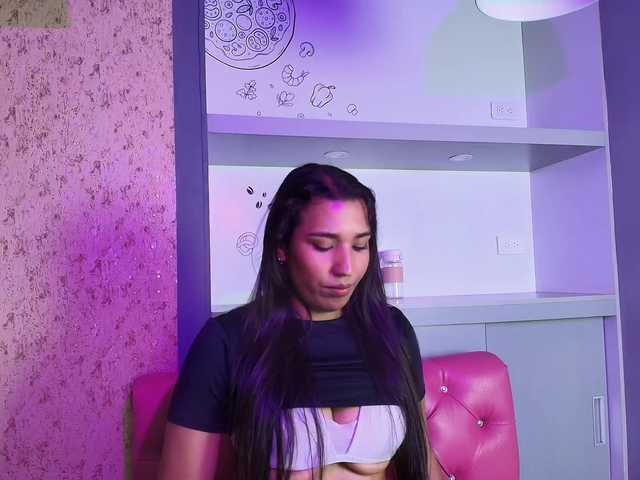  Nina-velvet chat room