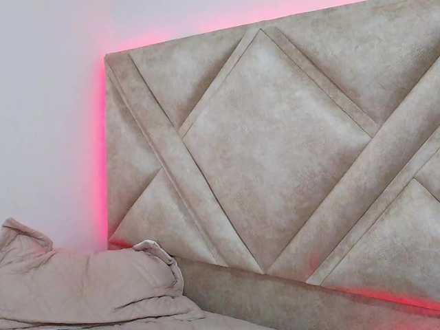 CrespaGirl webcam bongacams model stream image