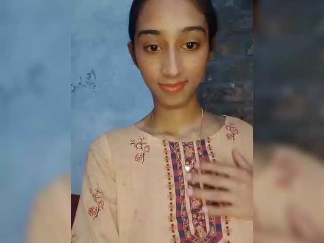 AlinaPopy's BongaCams show and profile