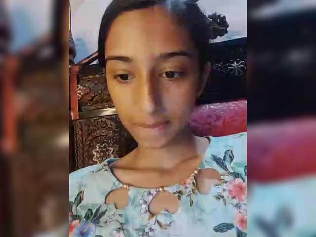 AlinaPopy broadcasting live