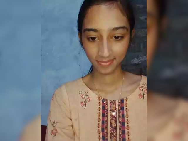 AlinaPopy's BongaCams show and profile