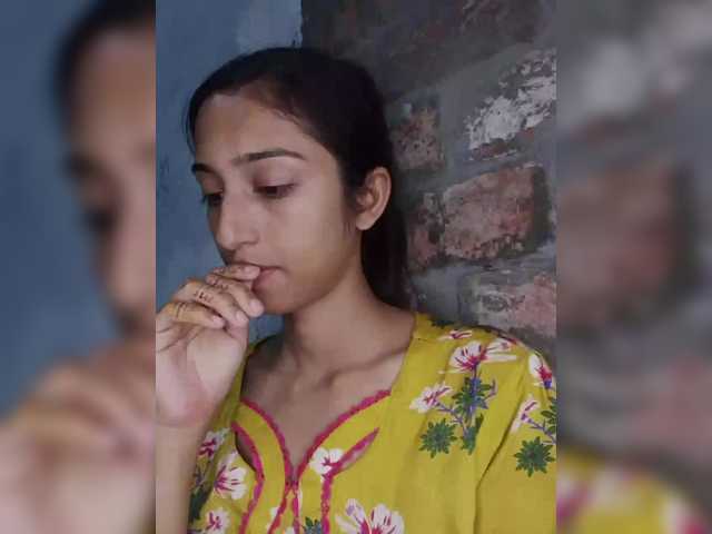 AlinaPopy's BongaCams show and profile