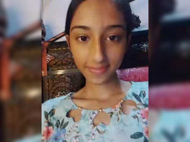 AlinaPopy's BongaCams show and profile