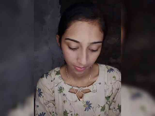 AlinaPopy Live Webcam on BongaCams