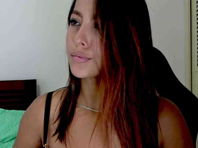 vanessaasquirt webcam