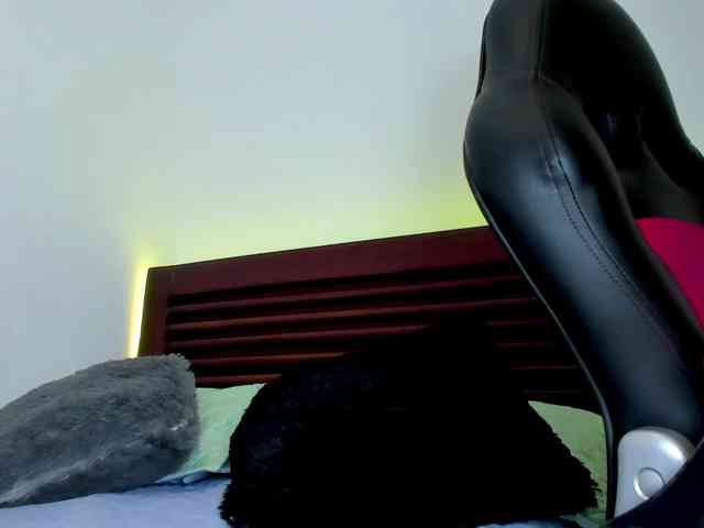 vanessaasquirt webcam