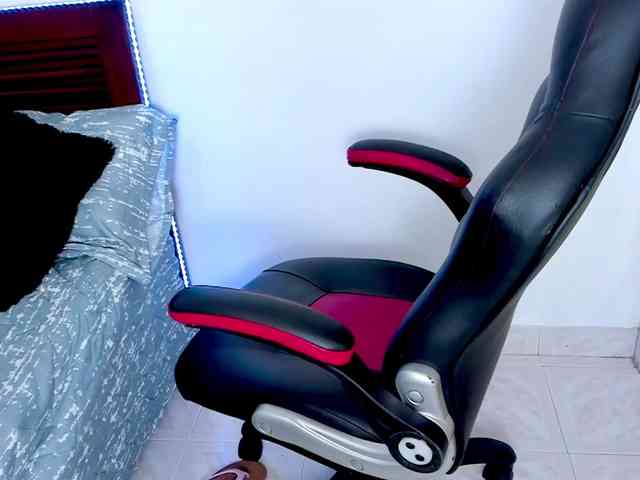 vanessaasquirt webcam