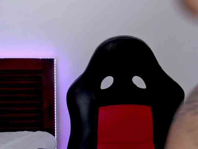 vanessaasquirt webcam