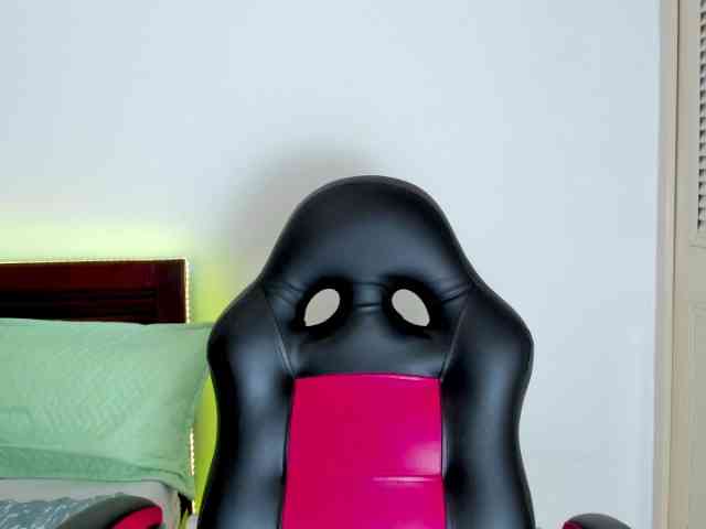 vanessaasquirt webcam