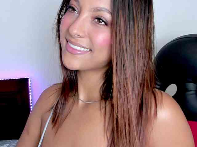 vanessaasquirt webcam