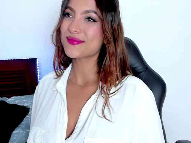 vanessaasquirt webcam