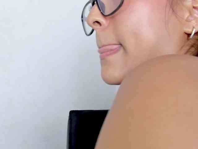 vanessaasquirt webcam