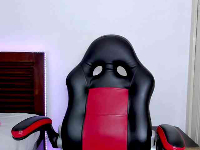 vanessaasquirt webcam