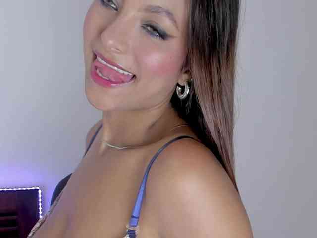 vanessaasquirt webcam