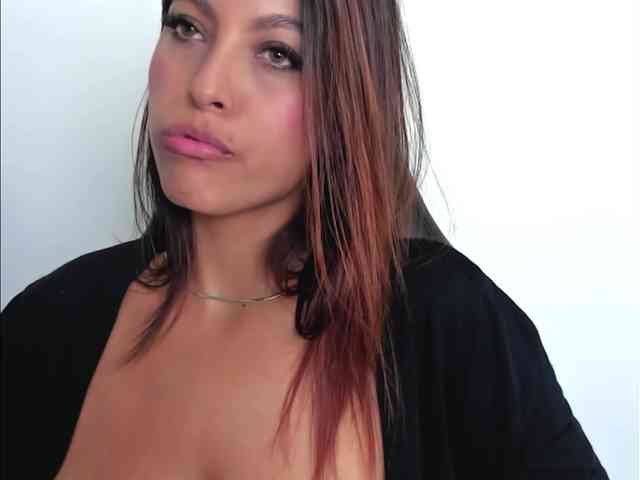 vanessaasquirt webcam