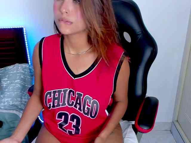 vanessaasquirt webcam