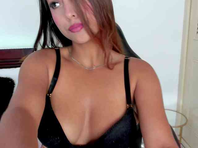 vanessaasquirt webcam