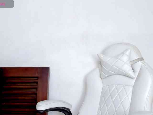 vanessaasquirt webcam