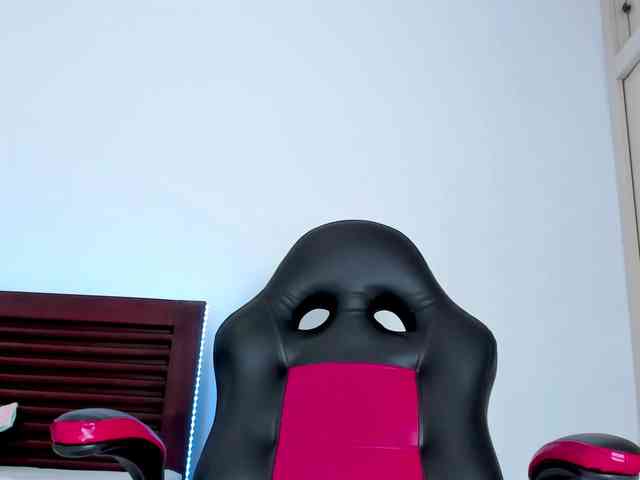 vanessaasquirt webcam