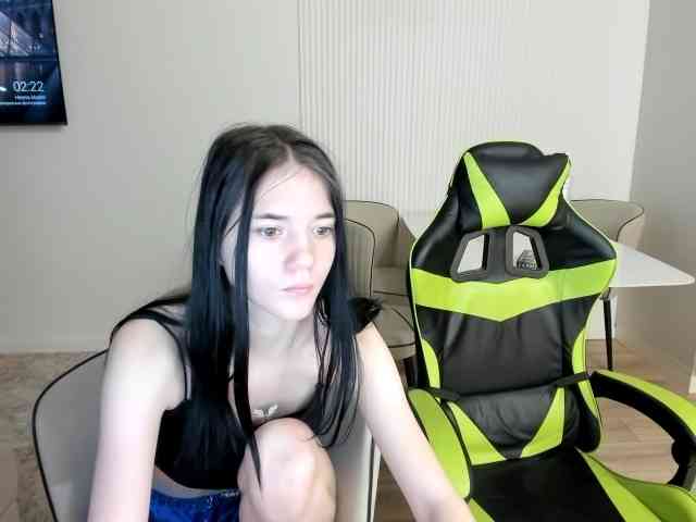 Alina13842 Live Webcam on BongaCams