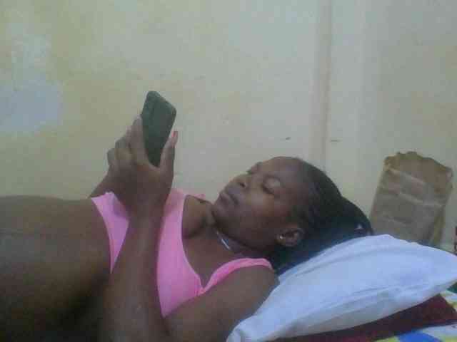 camilla-sweet Live Webcam on BongaCams