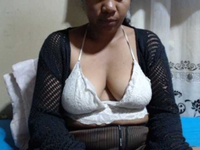 Sahobelle, une amatrice française avec qui discuter et avoir du sexe