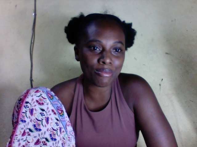 Maissah's BongaCams show and profile