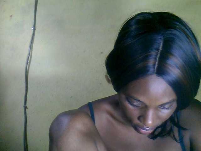 Maissah's BongaCams show and profile