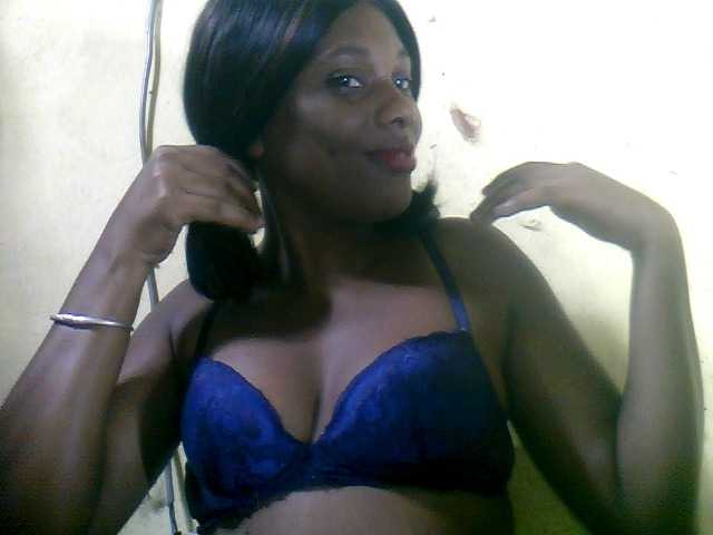 Maissah's BongaCams show and profile