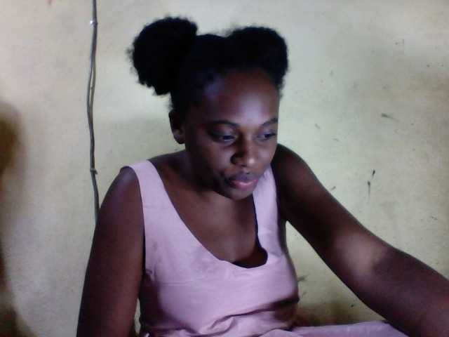 Maissah's BongaCams show and profile