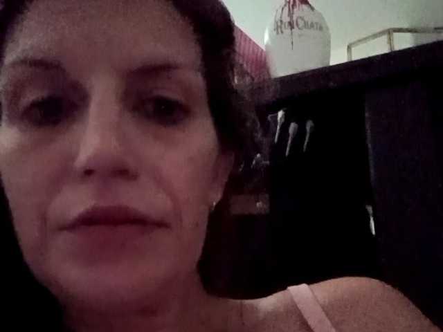 MaeLovelyOne from BongaCams