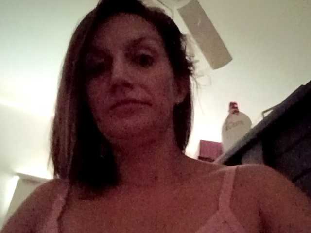  MaeLovelyOne chat room