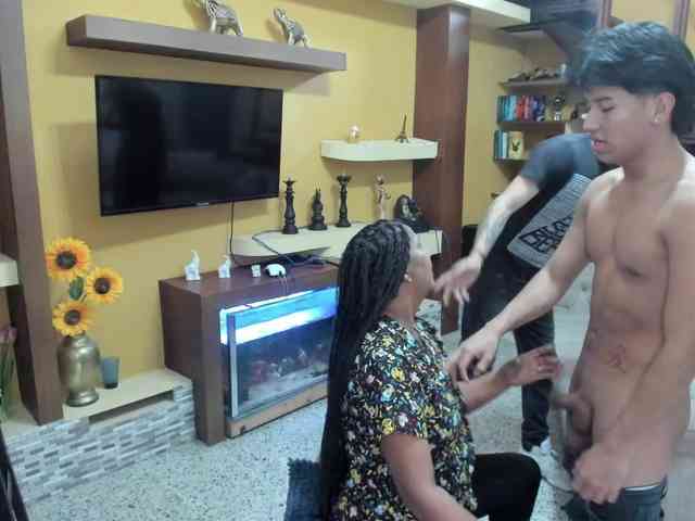 secret-of-roomies webcam