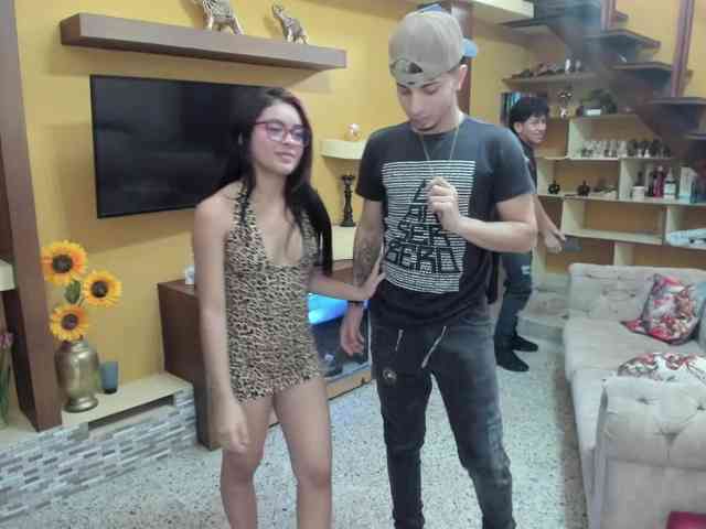 secret-of-roomies webcam