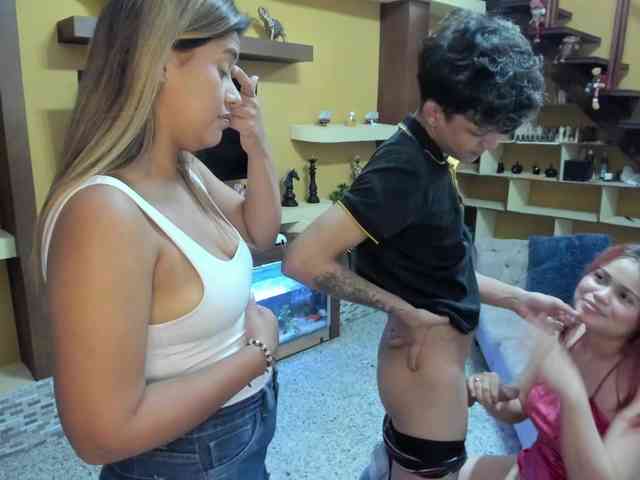 secret-of-roomies webcam