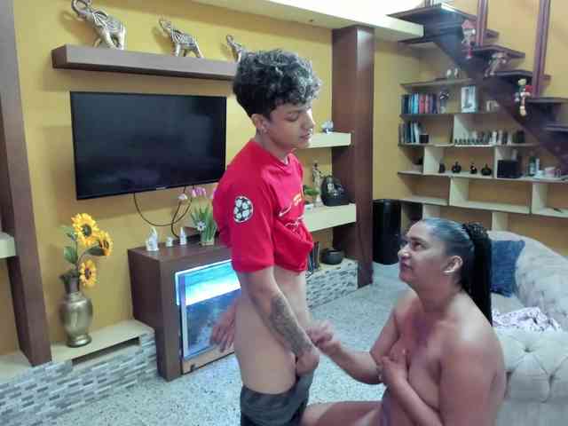 secret-of-roomies webcam