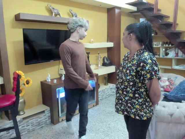 secret-of-roomies webcam